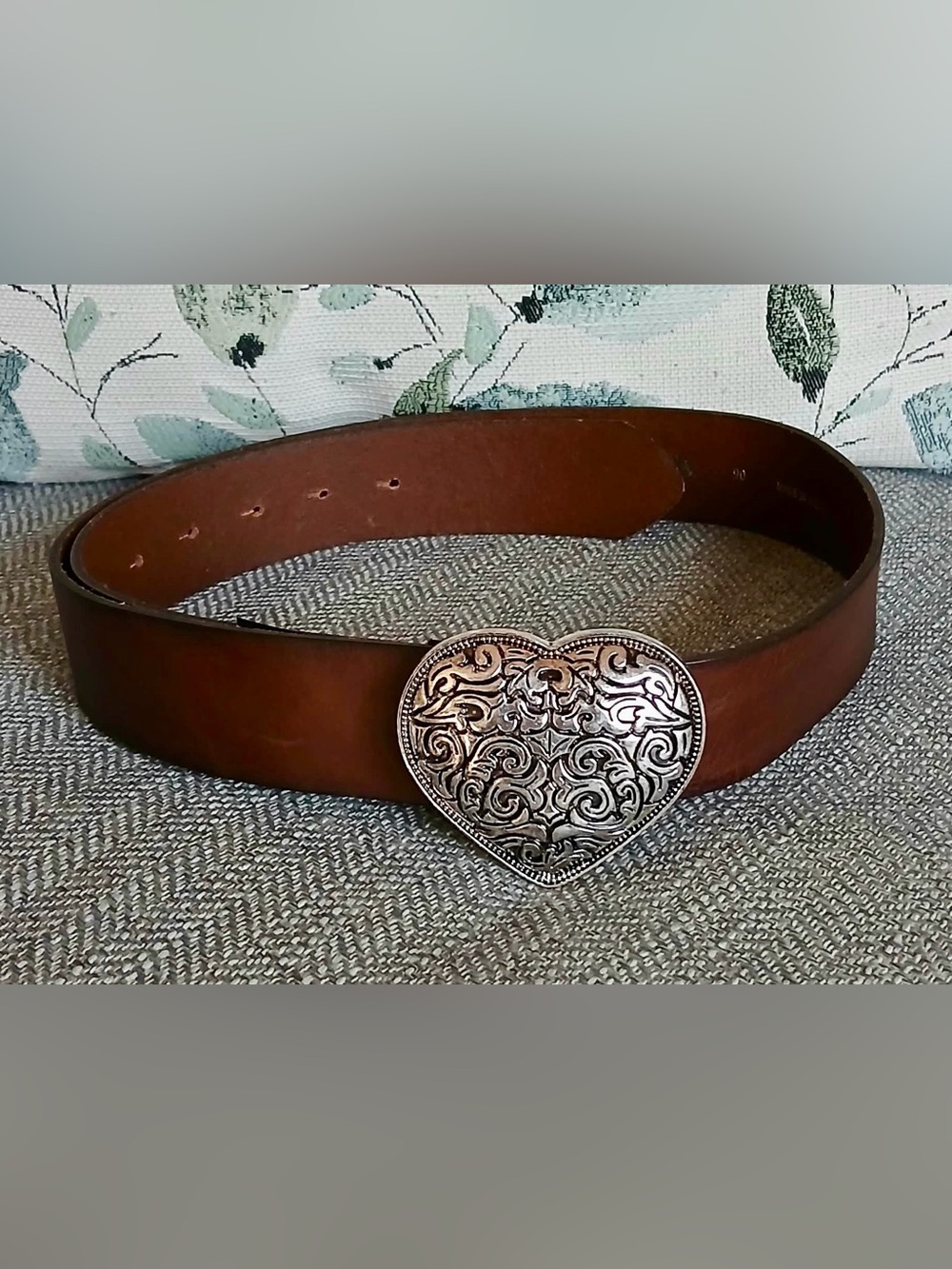 NWOT Zara 100% LEATHER BELT WITH HEART BUCKLE Women’s Size 90